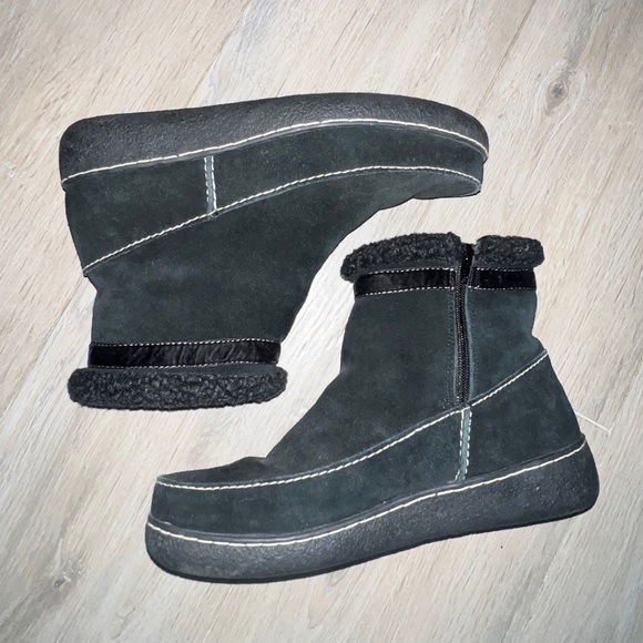 Lands End Suede Fleece Lined Booties - Picture 1 of 7